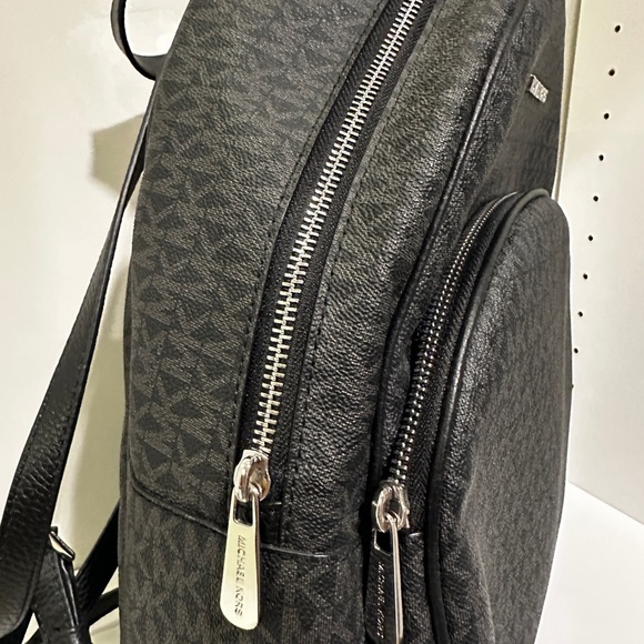 Michael Kors black medium Abbey backpack - Picture 3 of 8